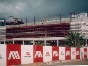 Shopping Salvador. Salvador-BA. Impermeabilização de fachadas, área aproximada 20.000m2.